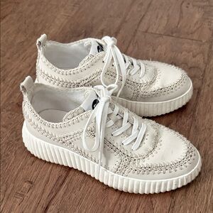 Sneakers-Coconuts by Matisse -size 8